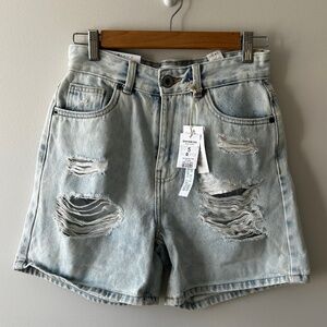 NWT SWS Denim Co. Women's Jean Shorts Mom Rise Size 5 Light Wash Ripped Detail